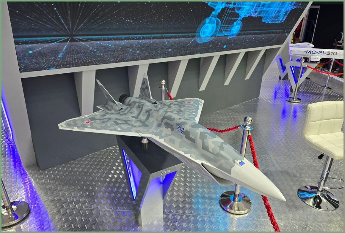 В Дубае показали беспилотный Су-75